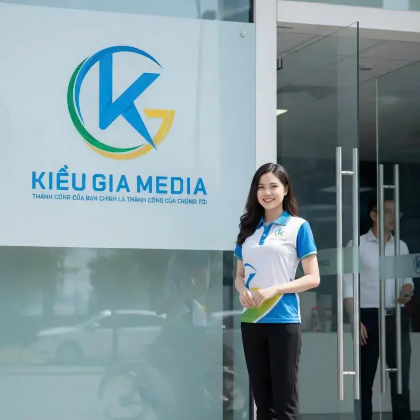 Đội ngũ Web Siêu Rẻ Đẹp tại văn phòng